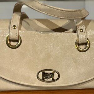 Gorgeous Vintage Cream Colored Purse in Excellent Condition